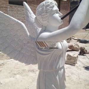 Anjos tocam a trombeta estátua de mármore-026