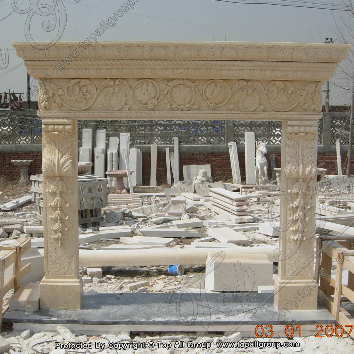 China Suppliers Hand Engraving Stone Craft Marble Fireplace