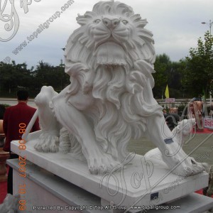 庭のTAAS-022のための手彫りの白い大理石の動物像のライオンの彫刻